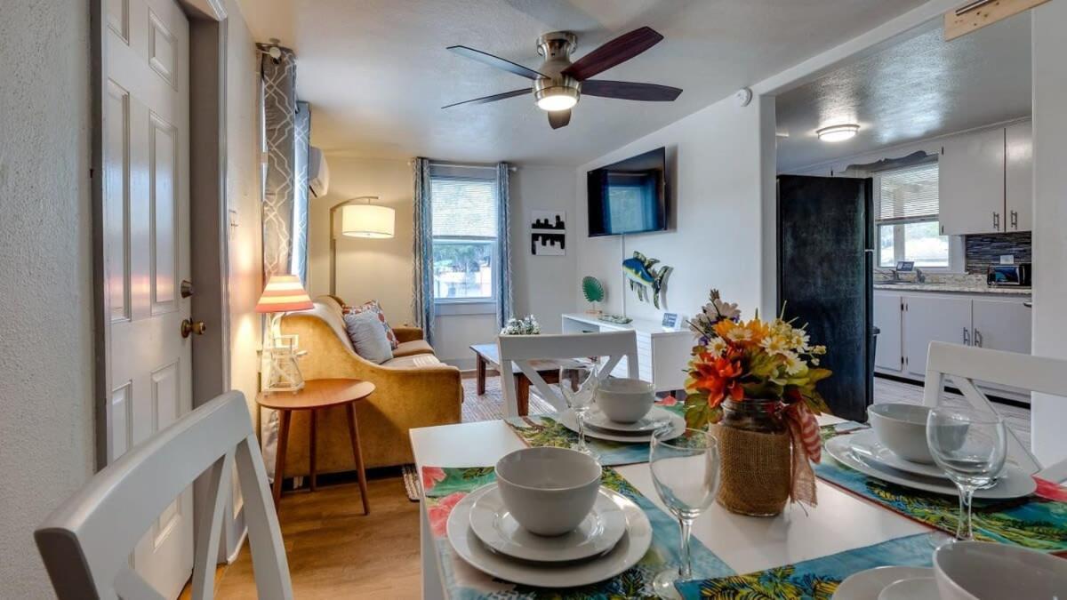 Retro Rainbow At Herb River-Orange Oasis #2-Upstairs Savannah Extérieur photo
